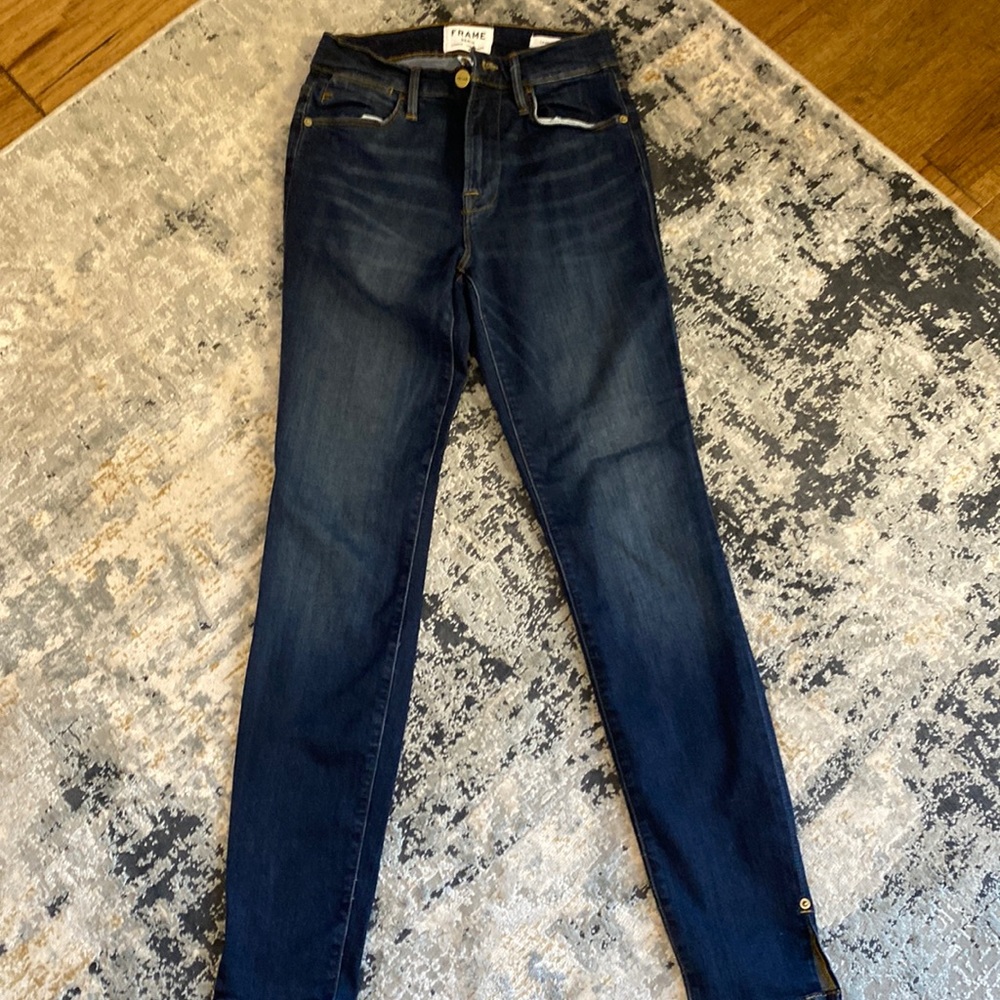 Frame dark denim jeans